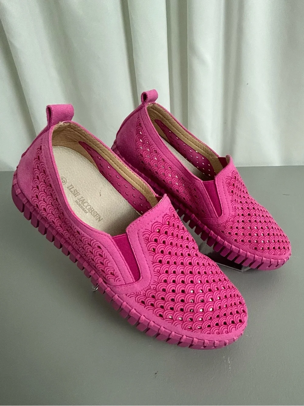 Ilse Jacobsen Rose Pink Perforated Slip-On Loafers size 39/8.5-9 - Picture 2 of 10